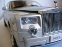 1:18 TRL Models Rolls-Royce Phantom EWB 2003 Silver/Black. Subida por Ricardo